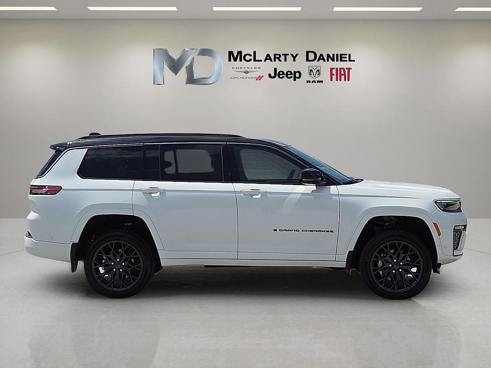 2026 Jeep Grand Cherokee L GRAND CHEROKEE L SUMMIT 4X4