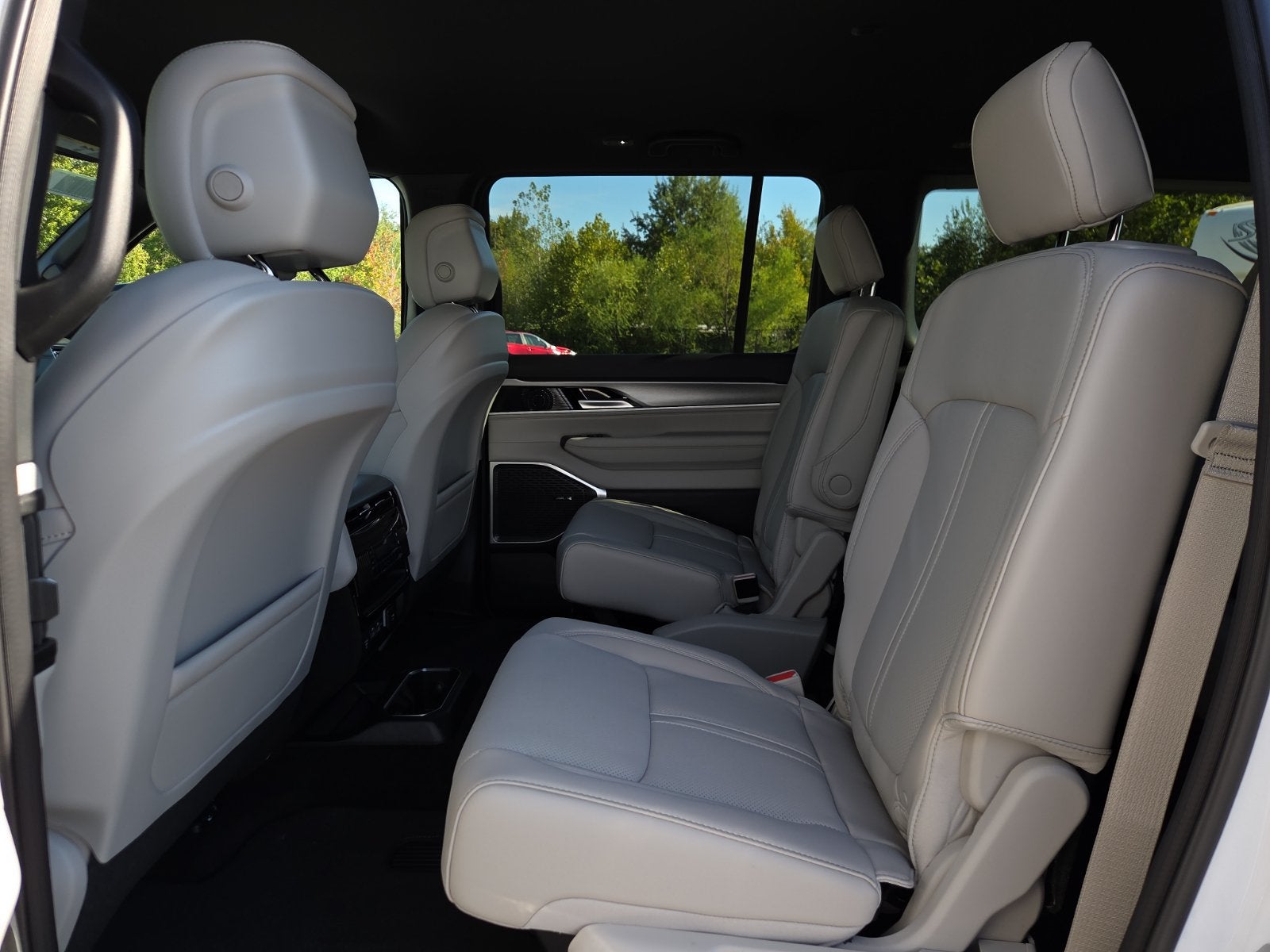 2027 Jeep Grand Wagoneer L GRAND WAGONEER LONG WHEELBASE 4X4