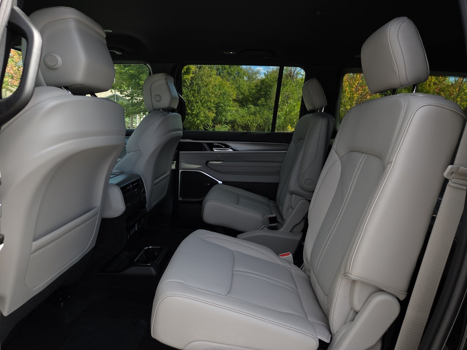 2027 Jeep Grand Wagoneer L GRAND WAGONEER LONG WHEELBASE 4X4