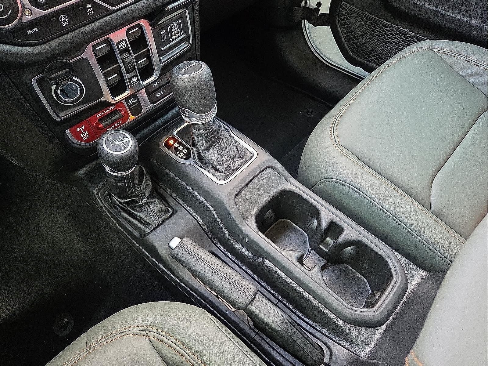 2025 Jeep Gladiator GLADIATOR MOJAVE X 4X4