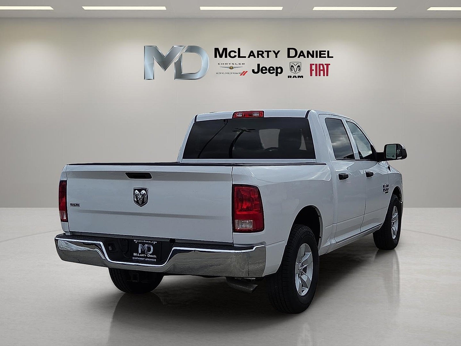2023 RAM 1500 Classic SLT Crew Cab 4x2 5'7' Box