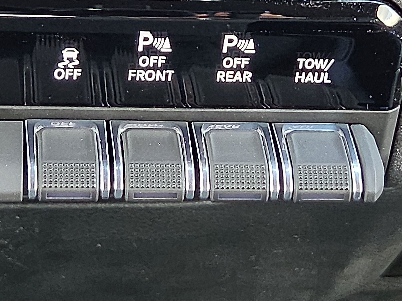 2025 RAM Ram 1500 RAM 1500 TRADESMAN CREW CAB 4X4 5'7' BOX