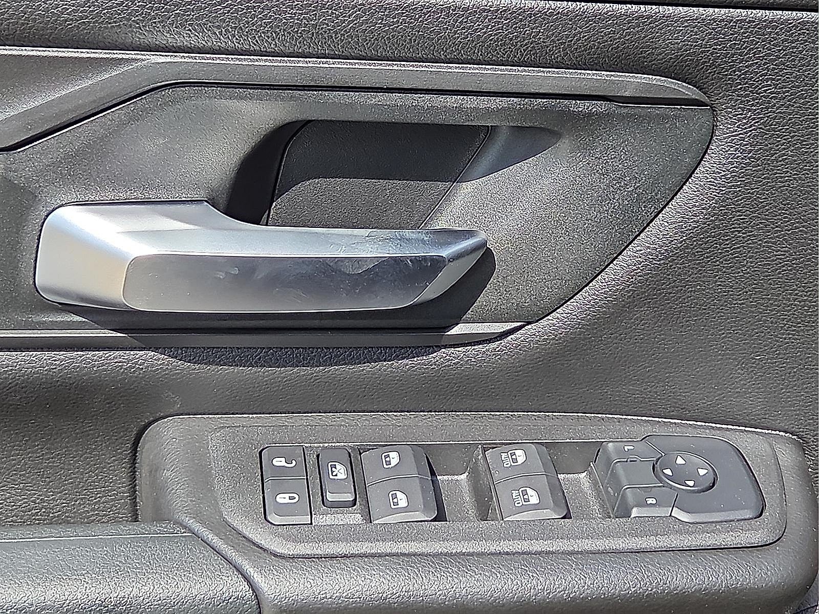 2025 RAM Ram 1500 RAM 1500 TRADESMAN CREW CAB 4X4 5'7' BOX