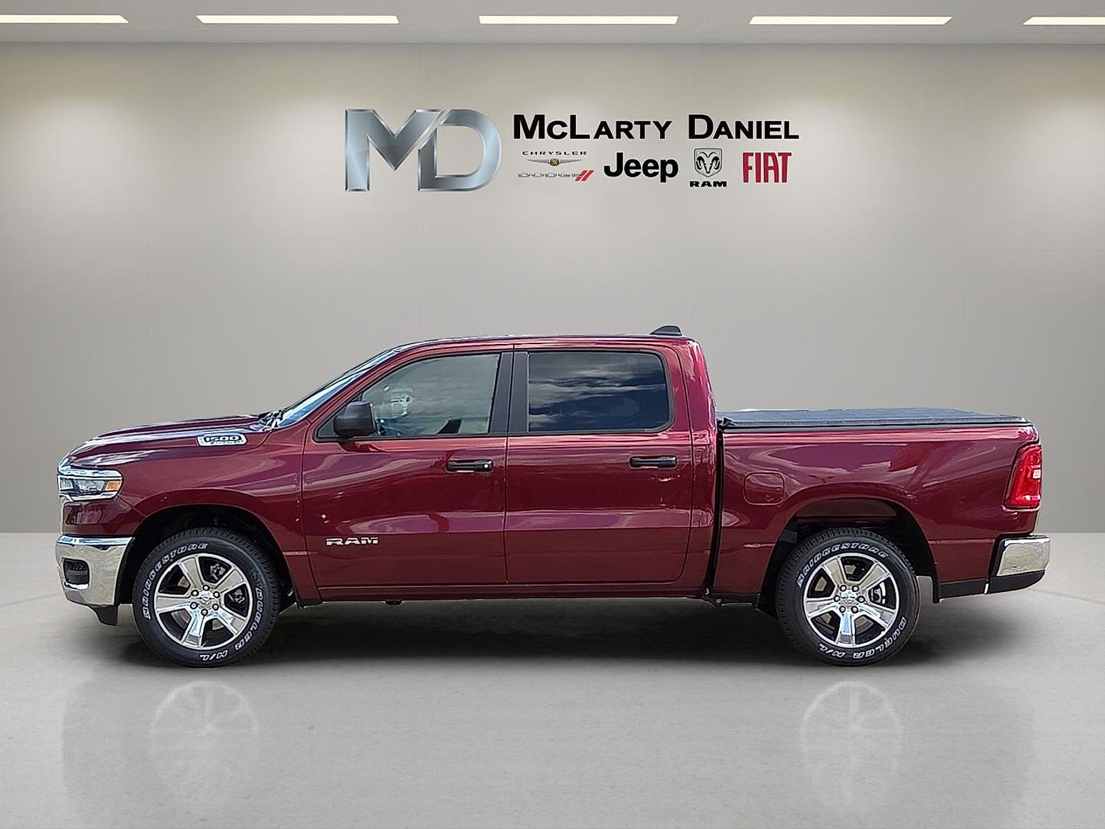 2025 RAM Ram 1500 RAM 1500 TRADESMAN CREW CAB 4X4 5'7' BOX