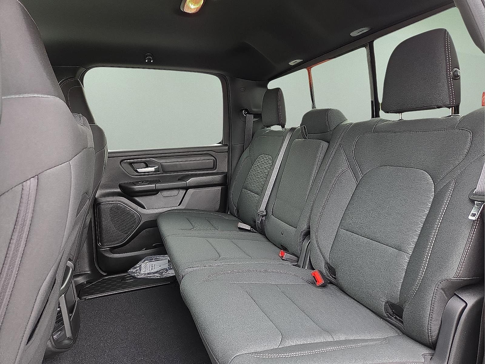 2025 RAM Ram 1500 RAM 1500 TRADESMAN CREW CAB 4X4 5'7' BOX