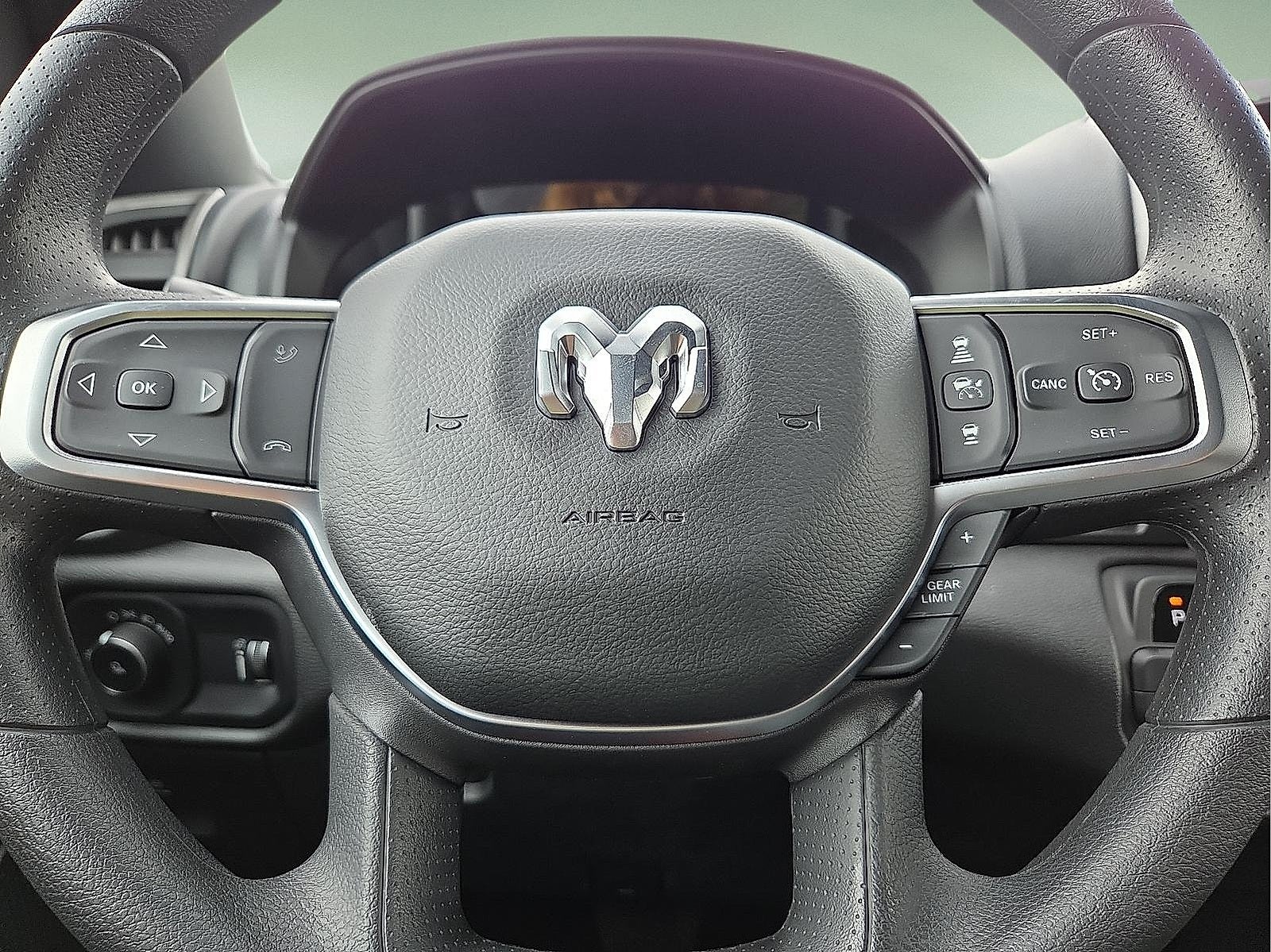 2025 RAM Ram 1500 RAM 1500 TRADESMAN CREW CAB 4X4 5'7' BOX