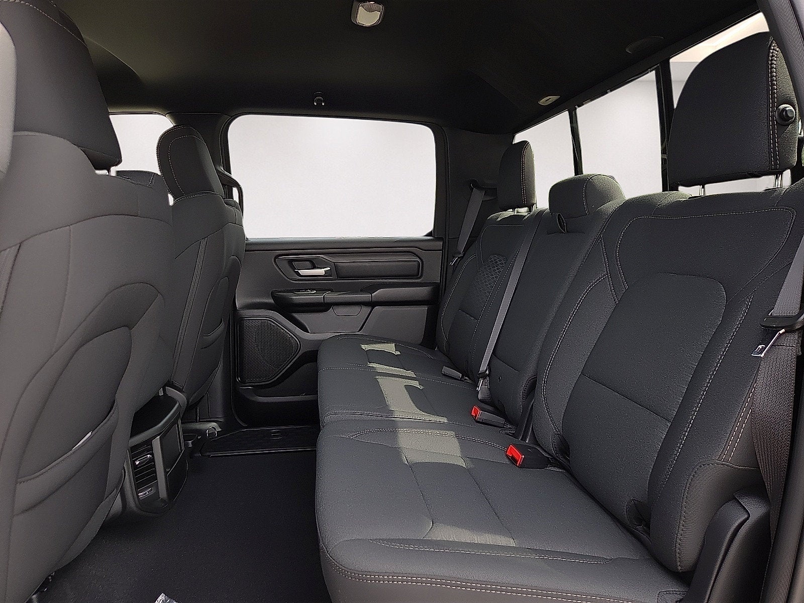 2027 RAM 1500 RAM 1500 TRADESMAN CREW CAB 4X4 5'7' BOX