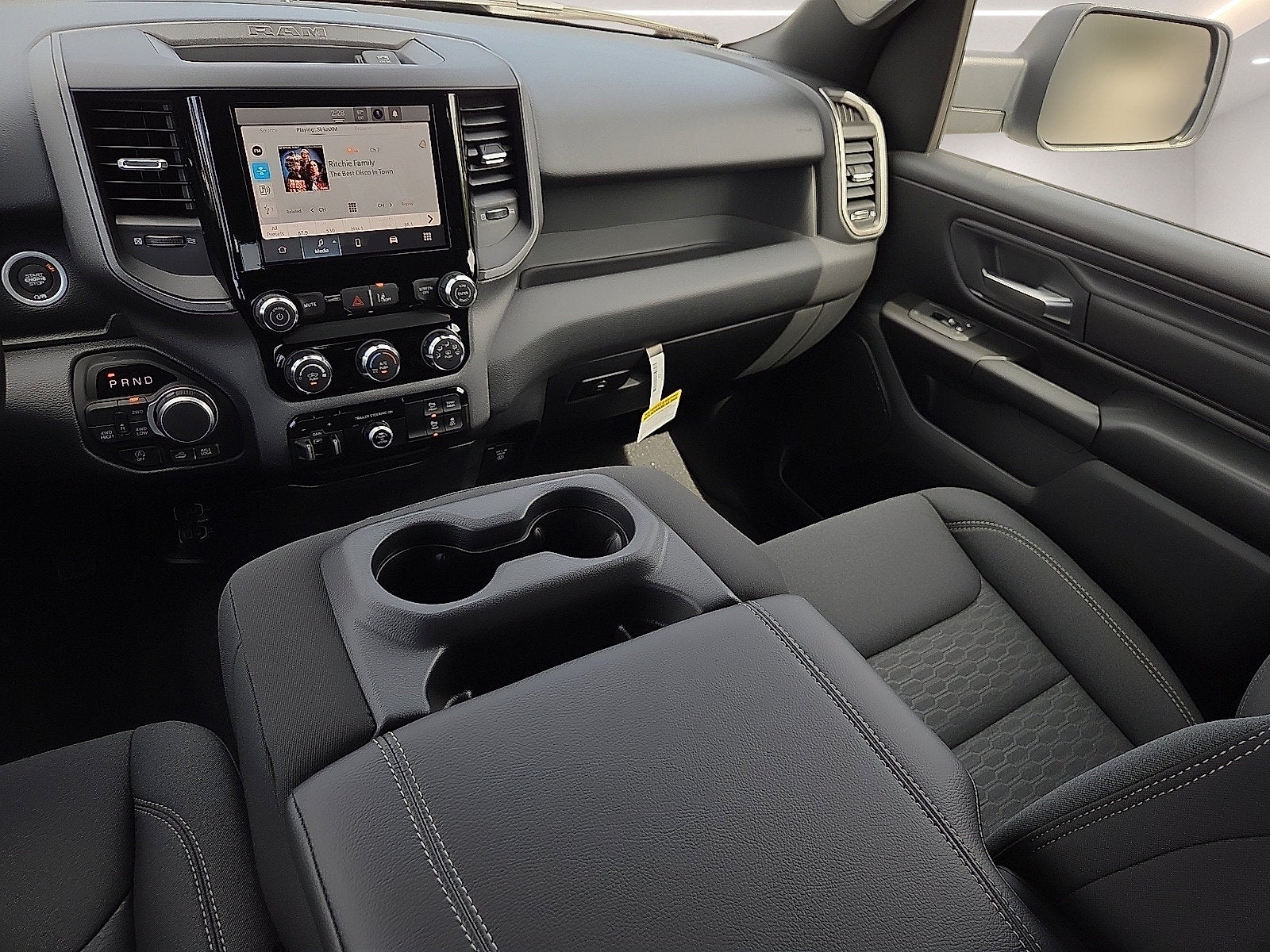 2027 RAM 1500 RAM 1500 WARLOCK CREW CAB 4X4 5'7' BOX