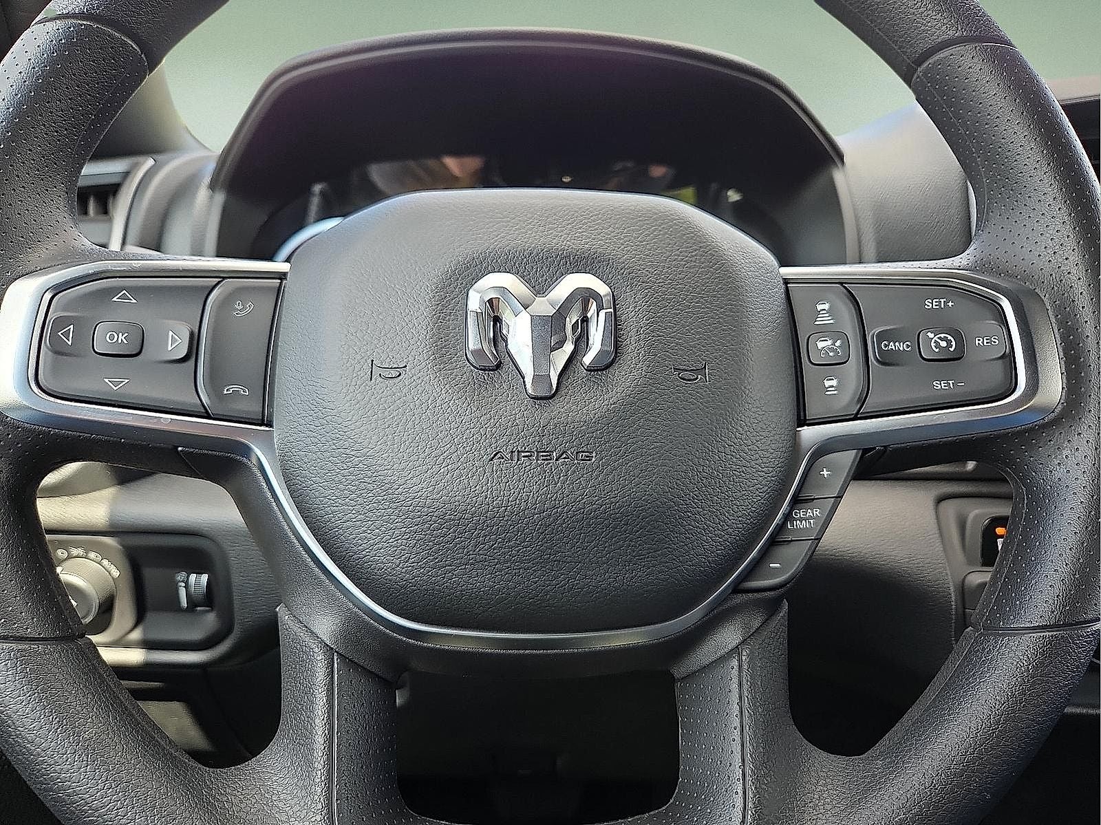 2025 RAM Ram 1500 RAM 1500 TRADESMAN CREW CAB 4X4 5'7' BOX