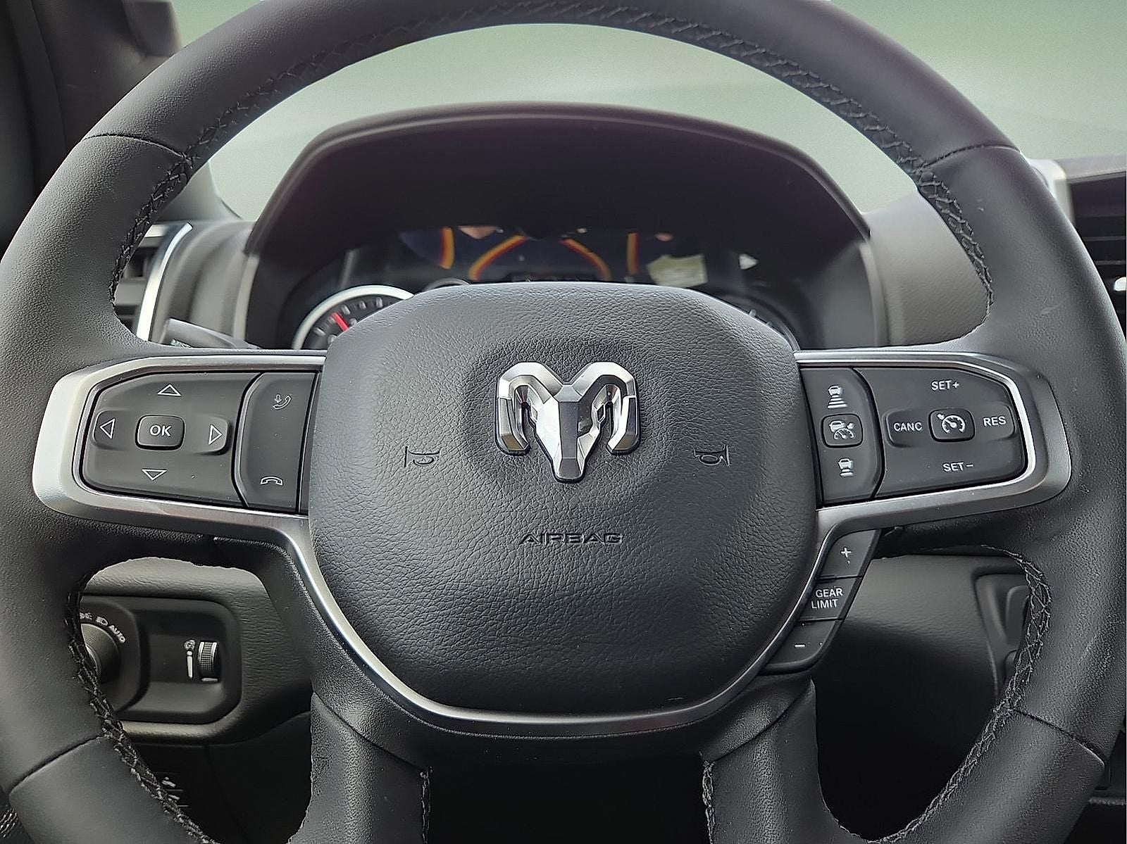 2025 RAM Ram 1500 RAM 1500 BIG HORN CREW CAB 4X4 5'7' BOX