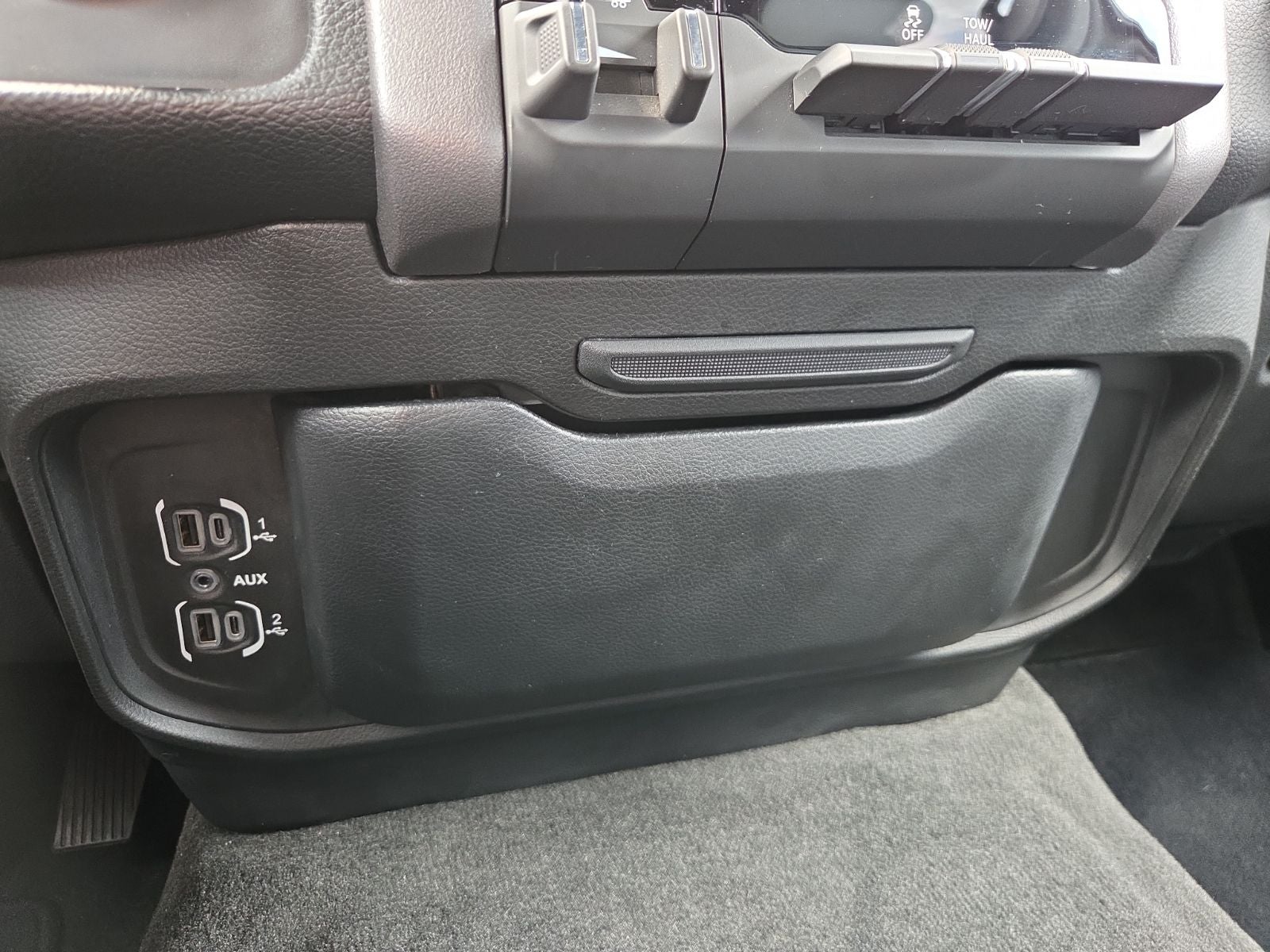 2021 RAM 1500 Big Horn Crew Cab 4x4 5'7' Box