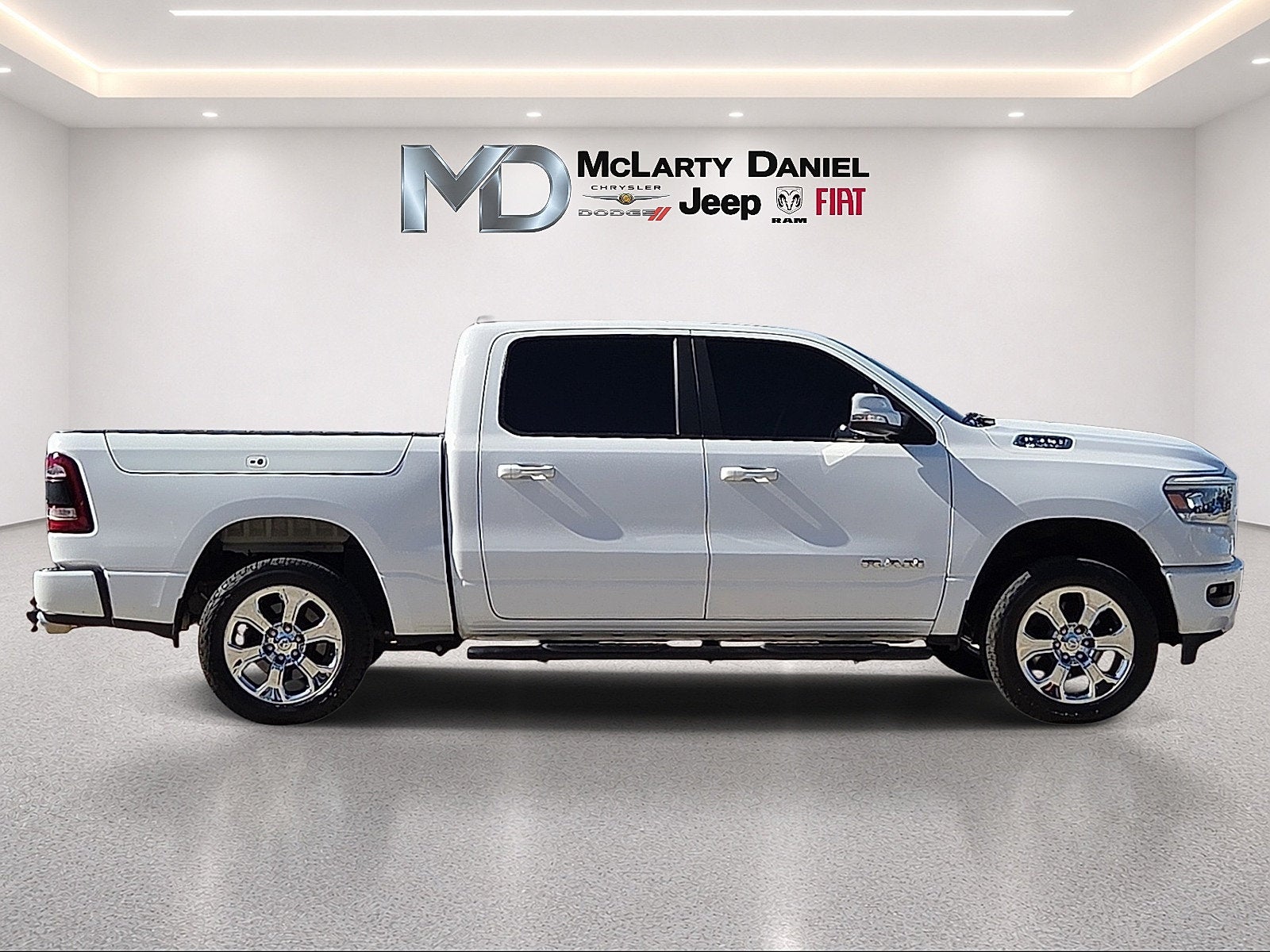 2020 RAM 1500 Big Horn Crew Cab 4x4 5'7' Box