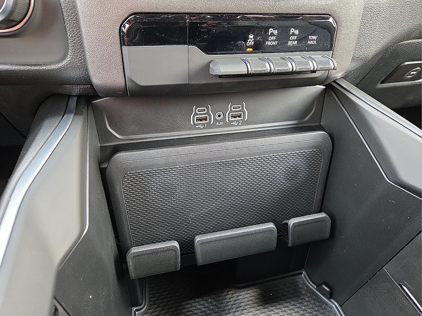 2026 RAM 1500 RAM 1500 EXPRESS CREW CAB 4X4 5'7' BOX