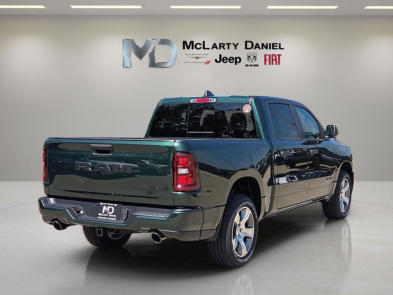 2026 RAM Ram 1500 RAM 1500 EXPRESS CREW CAB 4X4 5'7' BOX