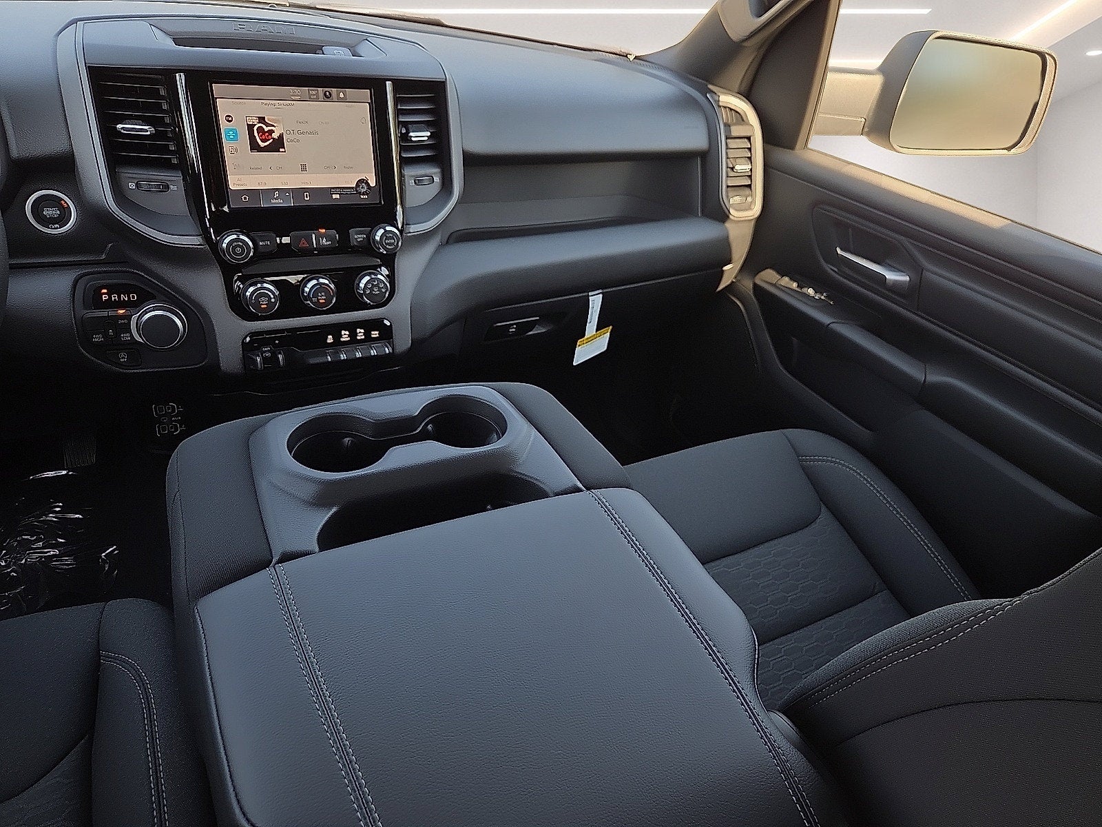 2027 RAM 1500 RAM 1500 EXPRESS CREW CAB 4X4 5'7' BOX