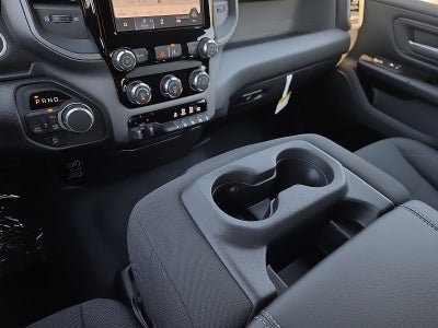 2027 RAM 1500 RAM 1500 EXPRESS CREW CAB 4X4 5'7' BOX