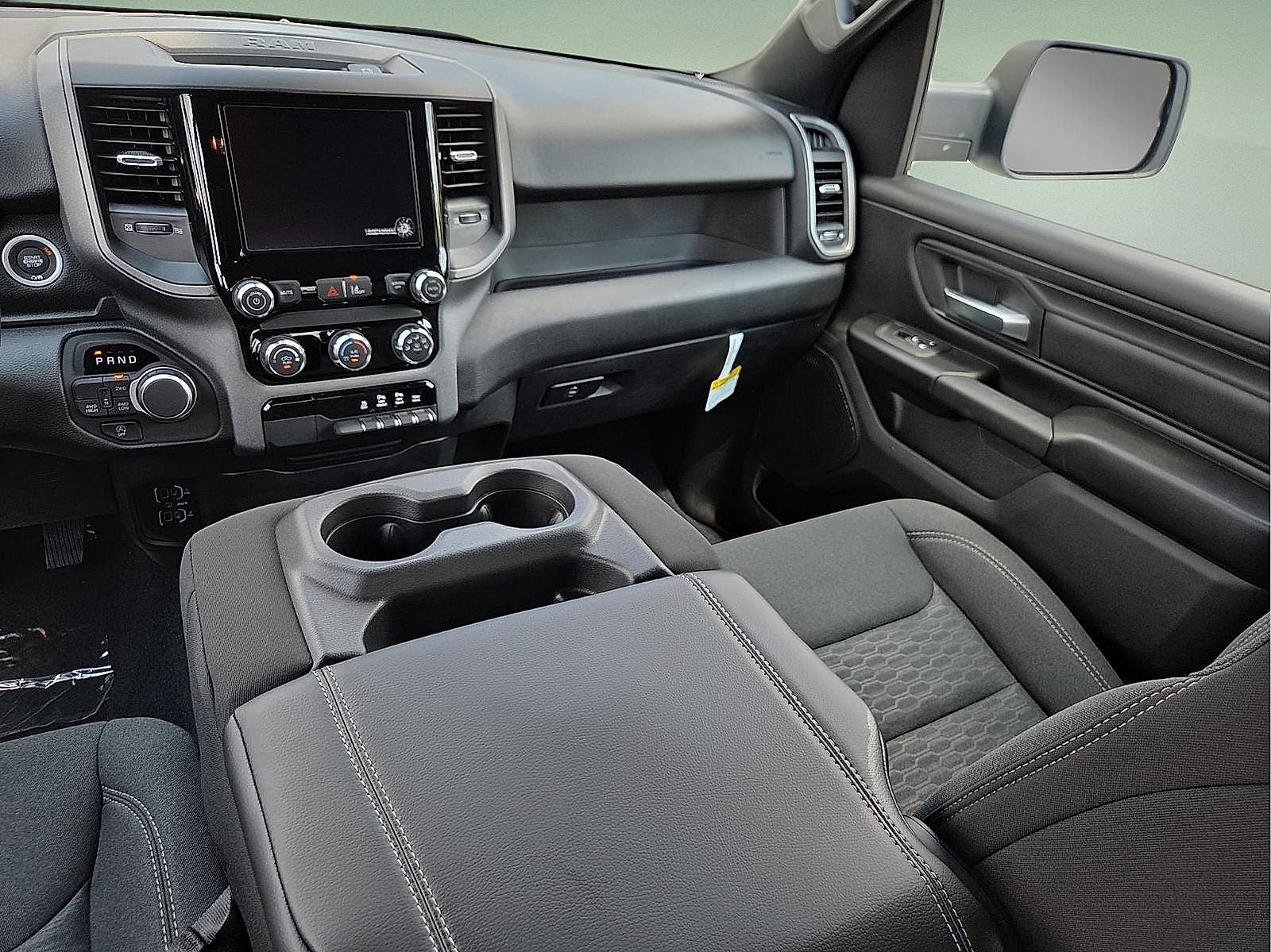2026 RAM 1500 RAM 1500 TRADESMAN CREW CAB 4X4 5'7' BOX