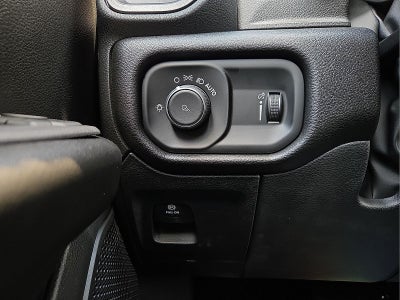 2026 RAM 1500 RAM 1500 TRADESMAN CREW CAB 4X4 5'7' BOX