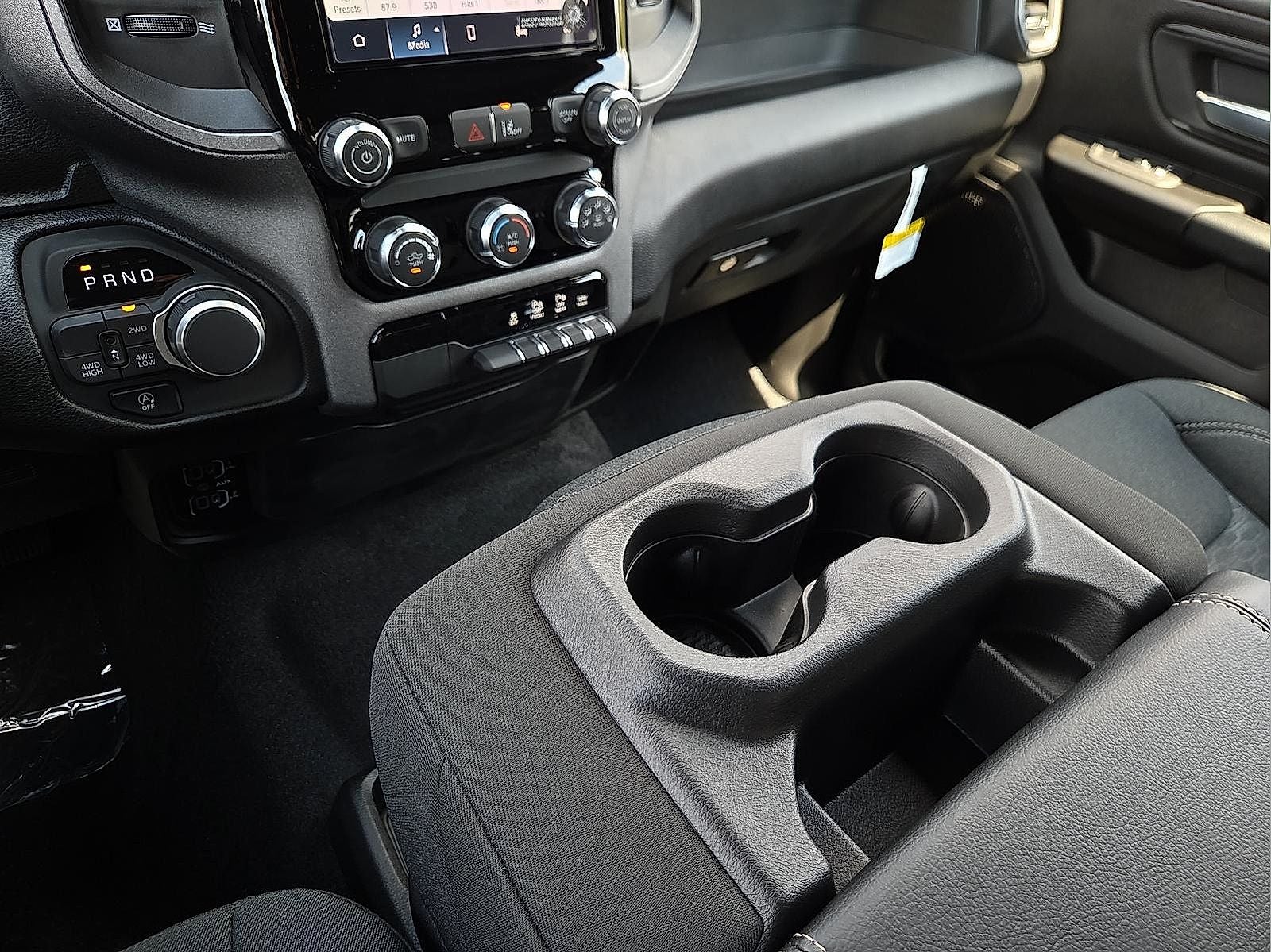 2026 RAM 1500 RAM 1500 TRADESMAN CREW CAB 4X4 5'7' BOX