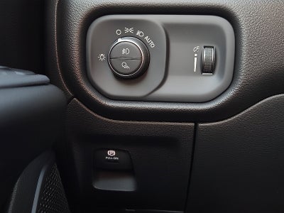 2027 RAM 1500 RAM 1500 EXPRESS CREW CAB 4X4 5'7' BOX