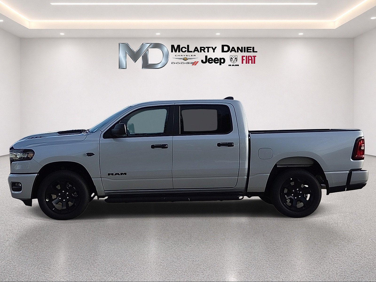 2027 RAM 1500 RAM 1500 EXPRESS CREW CAB 4X4 5'7' BOX
