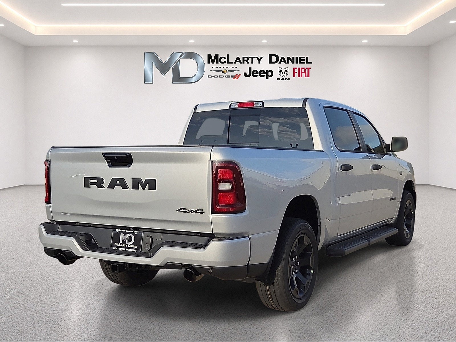 2027 RAM 1500 RAM 1500 EXPRESS CREW CAB 4X4 5'7' BOX