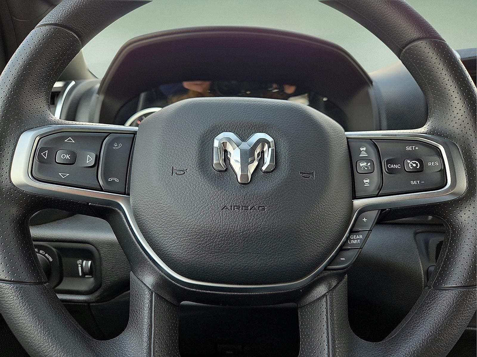 2026 RAM Ram 1500 RAM 1500 EXPRESS CREW CAB 4X4 5'7' BOX