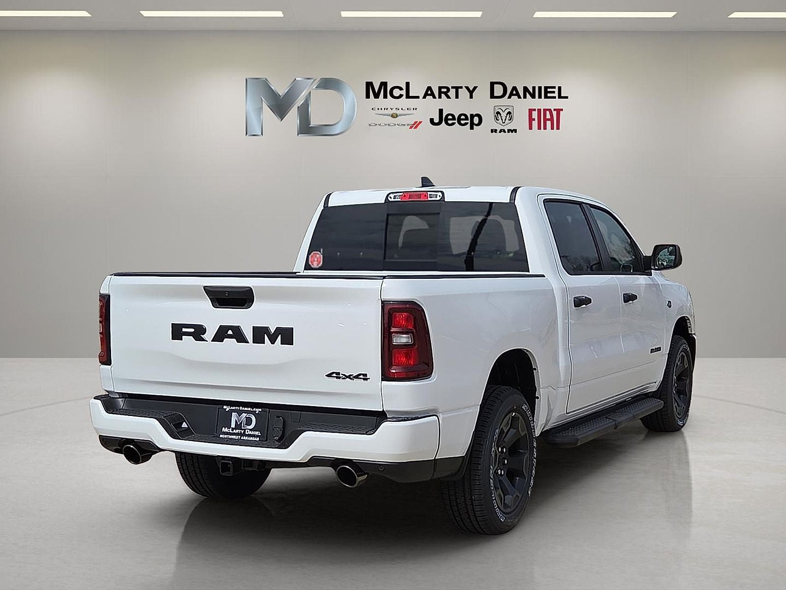 2026 RAM Ram 1500 RAM 1500 EXPRESS CREW CAB 4X4 5'7' BOX