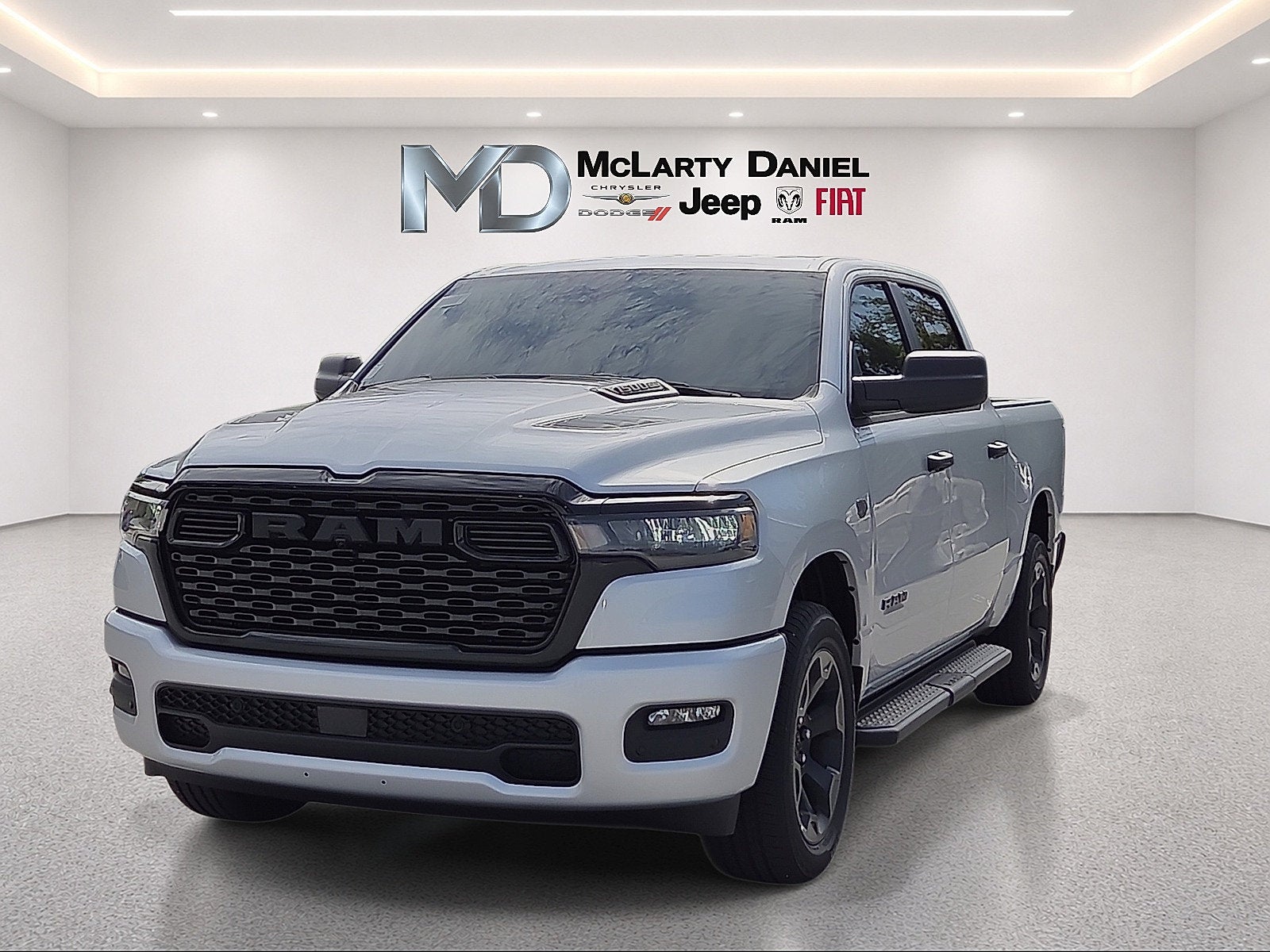 2027 RAM 1500 RAM 1500 EXPRESS CREW CAB 4X4 5'7' BOX