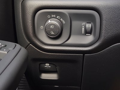 2027 RAM 1500 RAM 1500 EXPRESS CREW CAB 4X4 5'7' BOX