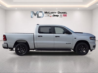 2027 RAM 1500 RAM 1500 EXPRESS CREW CAB 4X4 5'7' BOX