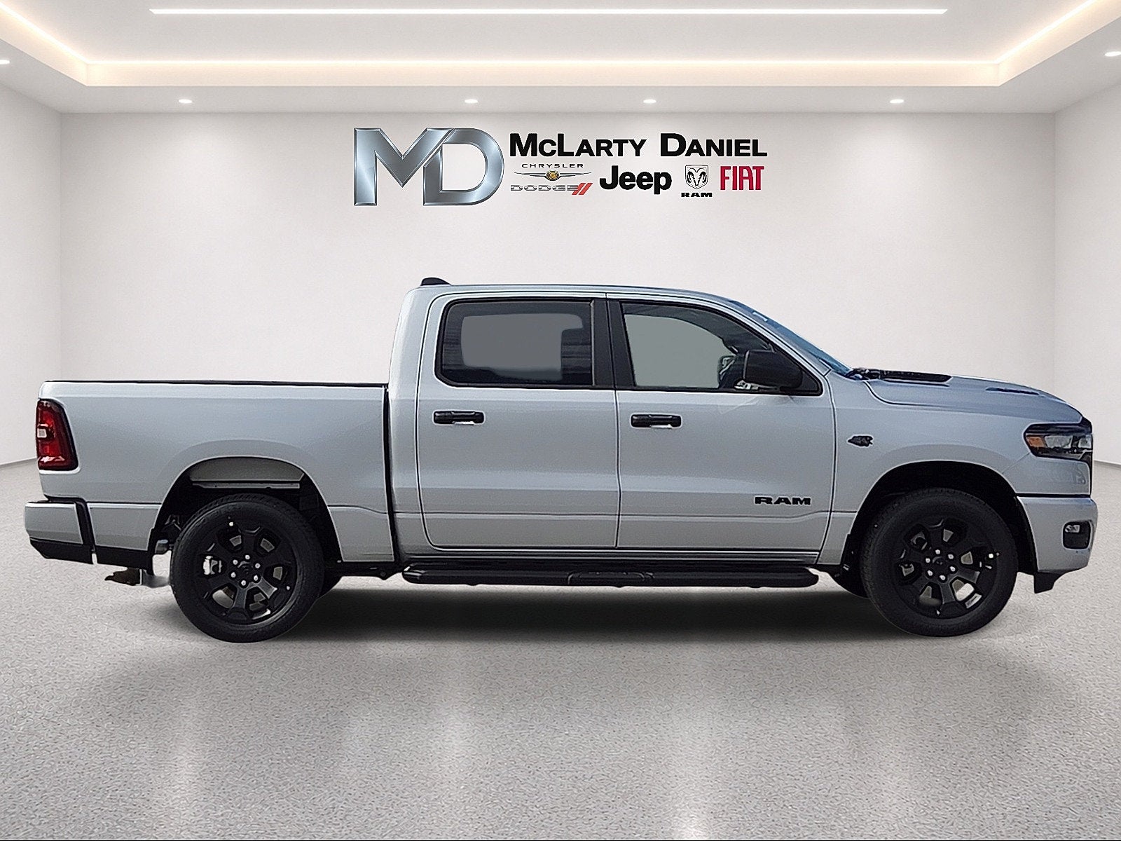 2027 RAM 1500 RAM 1500 EXPRESS CREW CAB 4X4 5'7' BOX