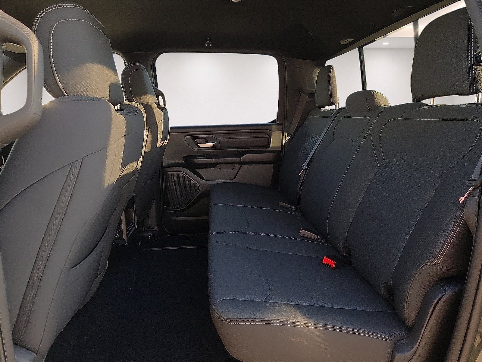 2027 RAM 1500 RAM 1500 EXPRESS CREW CAB 4X4 5'7' BOX
