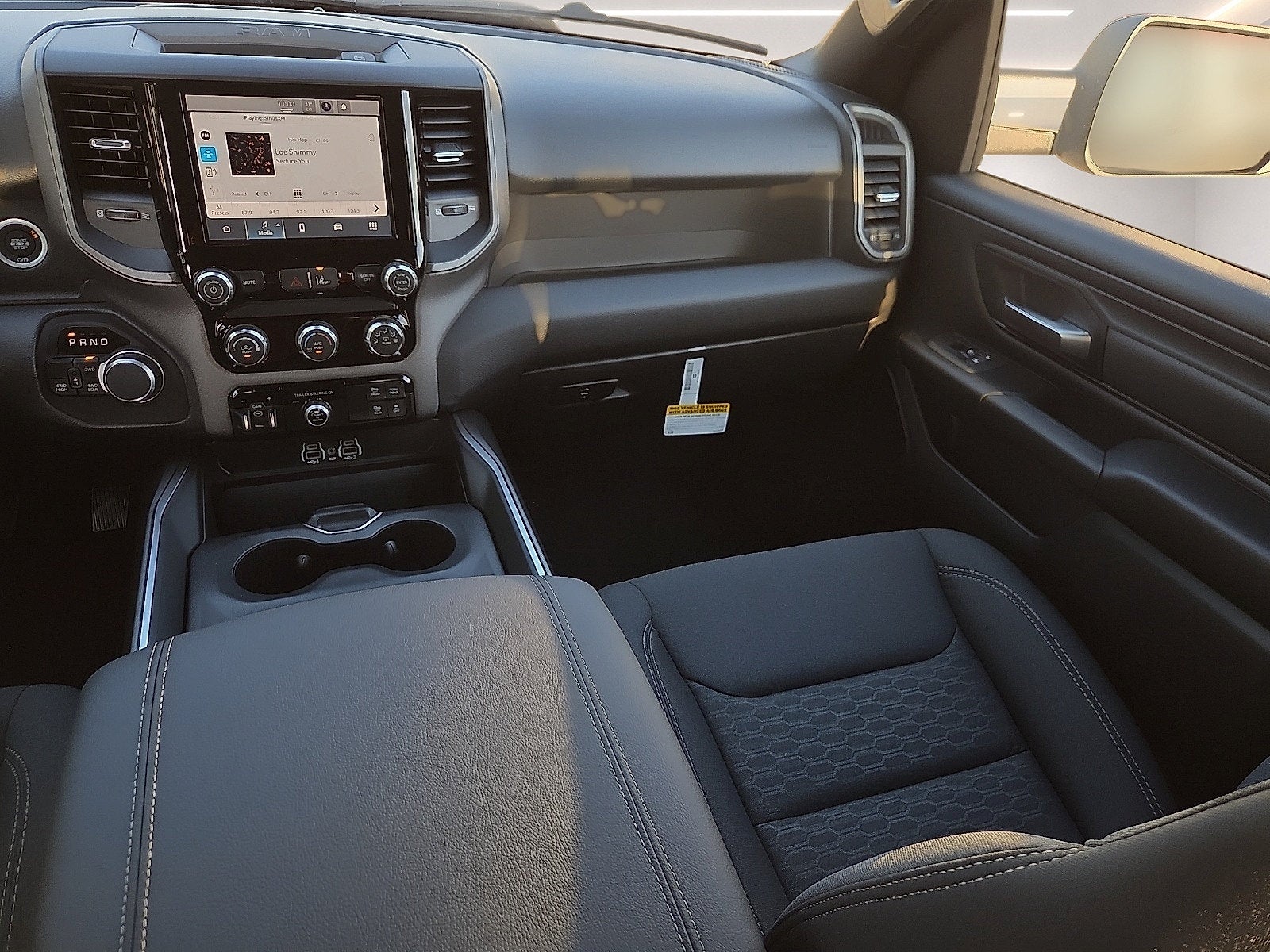 2027 RAM 1500 RAM 1500 EXPRESS CREW CAB 4X4 5'7' BOX