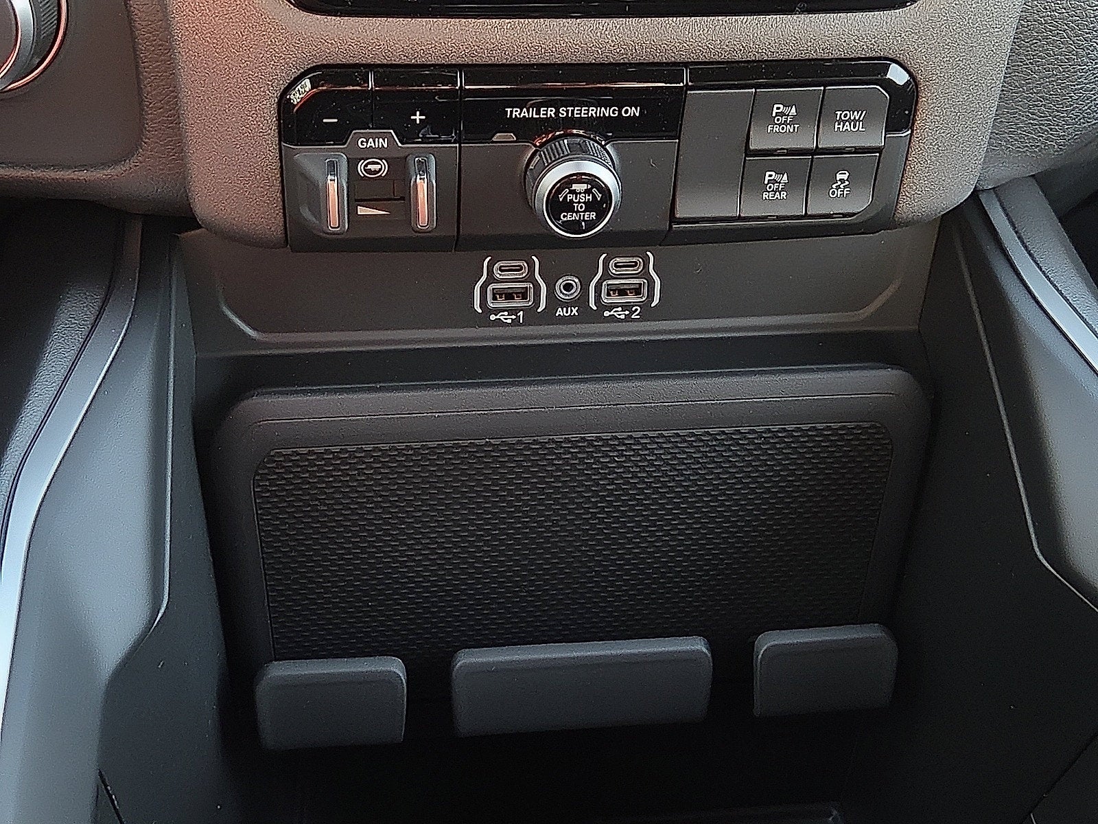 2027 RAM 1500 RAM 1500 EXPRESS CREW CAB 4X4 5'7' BOX