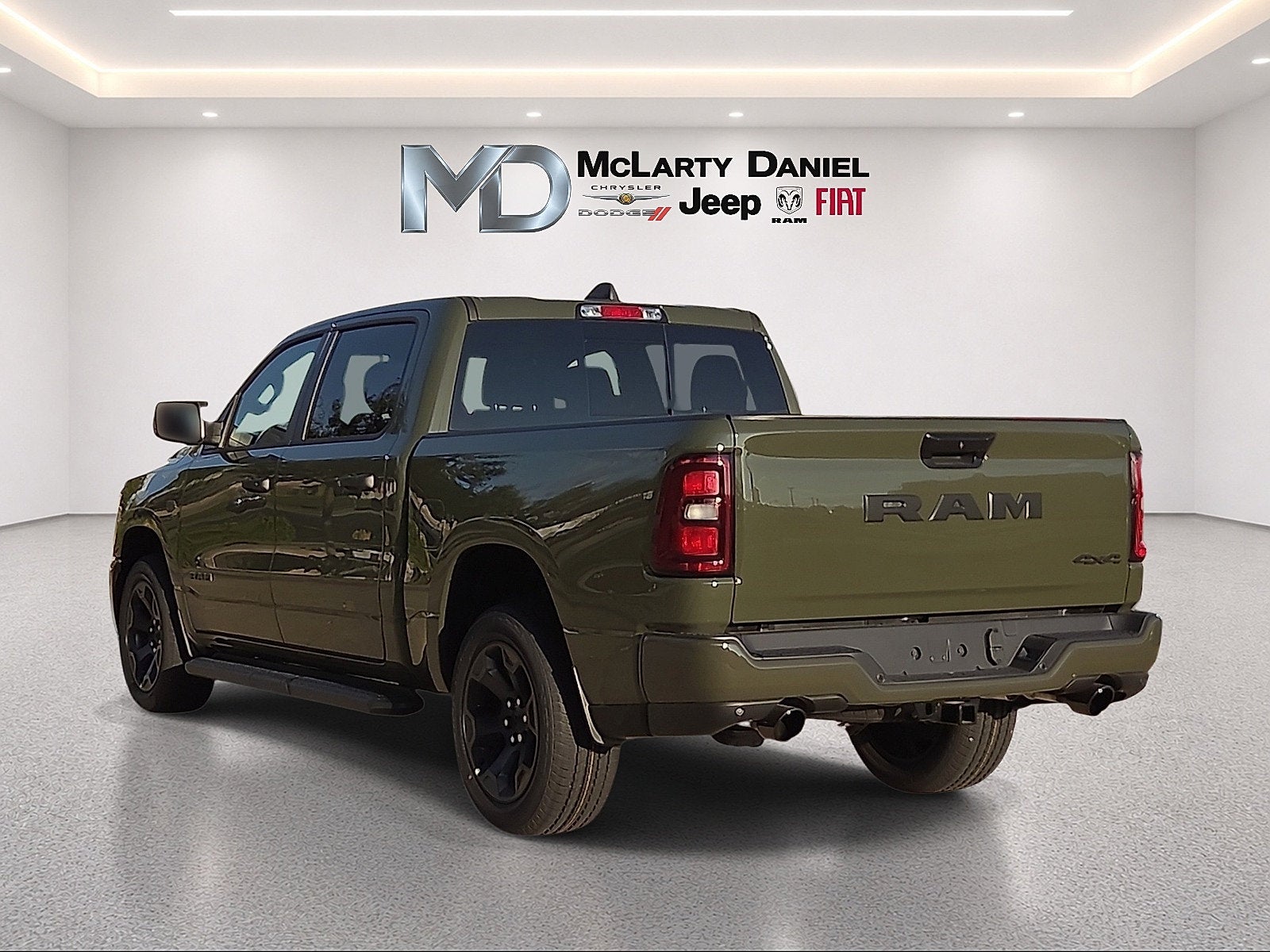 2027 RAM 1500 RAM 1500 EXPRESS CREW CAB 4X4 5'7' BOX