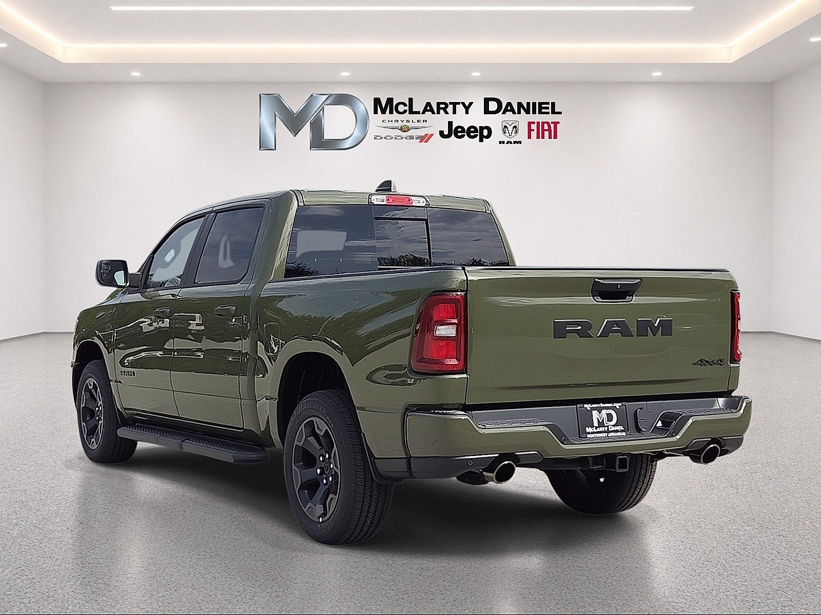 2027 RAM 1500 RAM 1500 EXPRESS CREW CAB 4X4 5'7' BOX