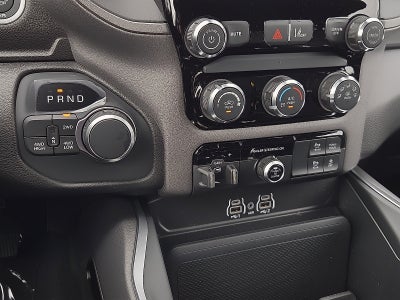 2027 RAM 1500 RAM 1500 EXPRESS CREW CAB 4X4 5'7' BOX