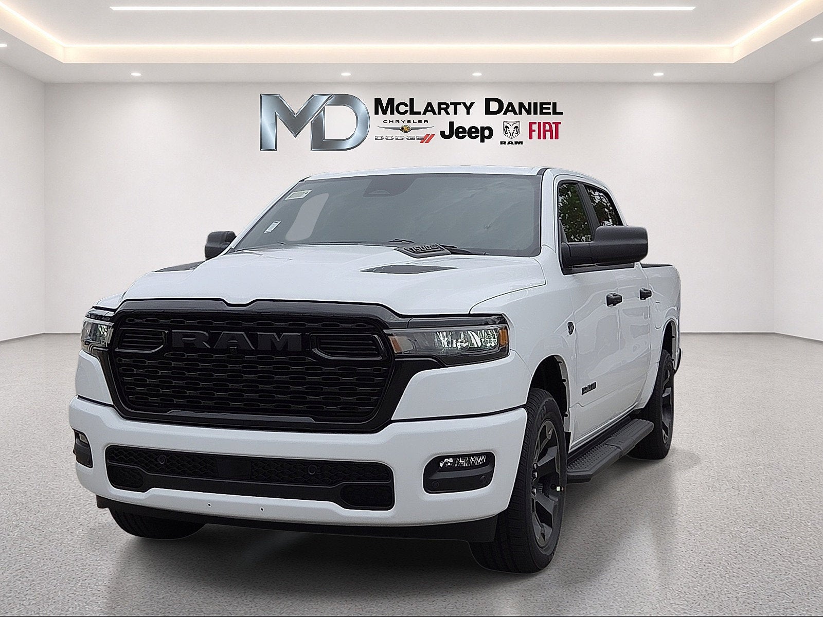 2027 RAM 1500 RAM 1500 EXPRESS CREW CAB 4X4 5'7' BOX