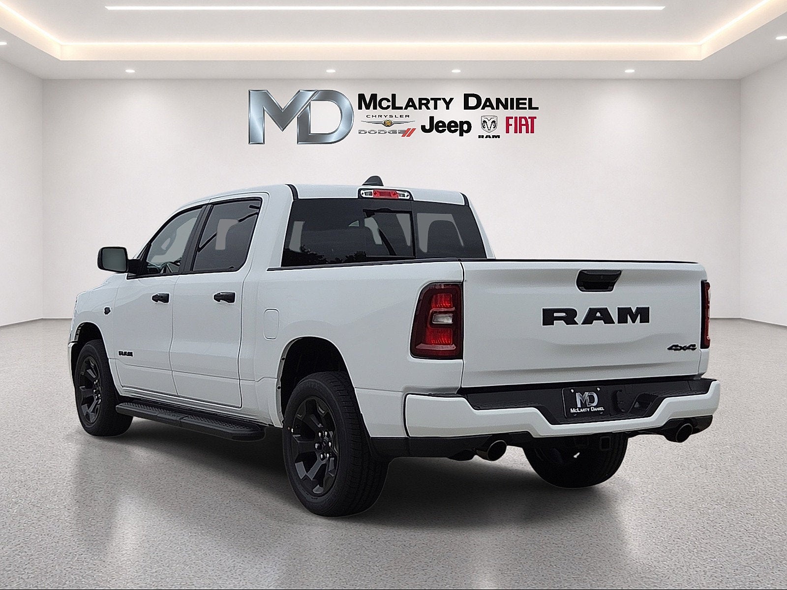 2027 RAM 1500 RAM 1500 EXPRESS CREW CAB 4X4 5'7' BOX