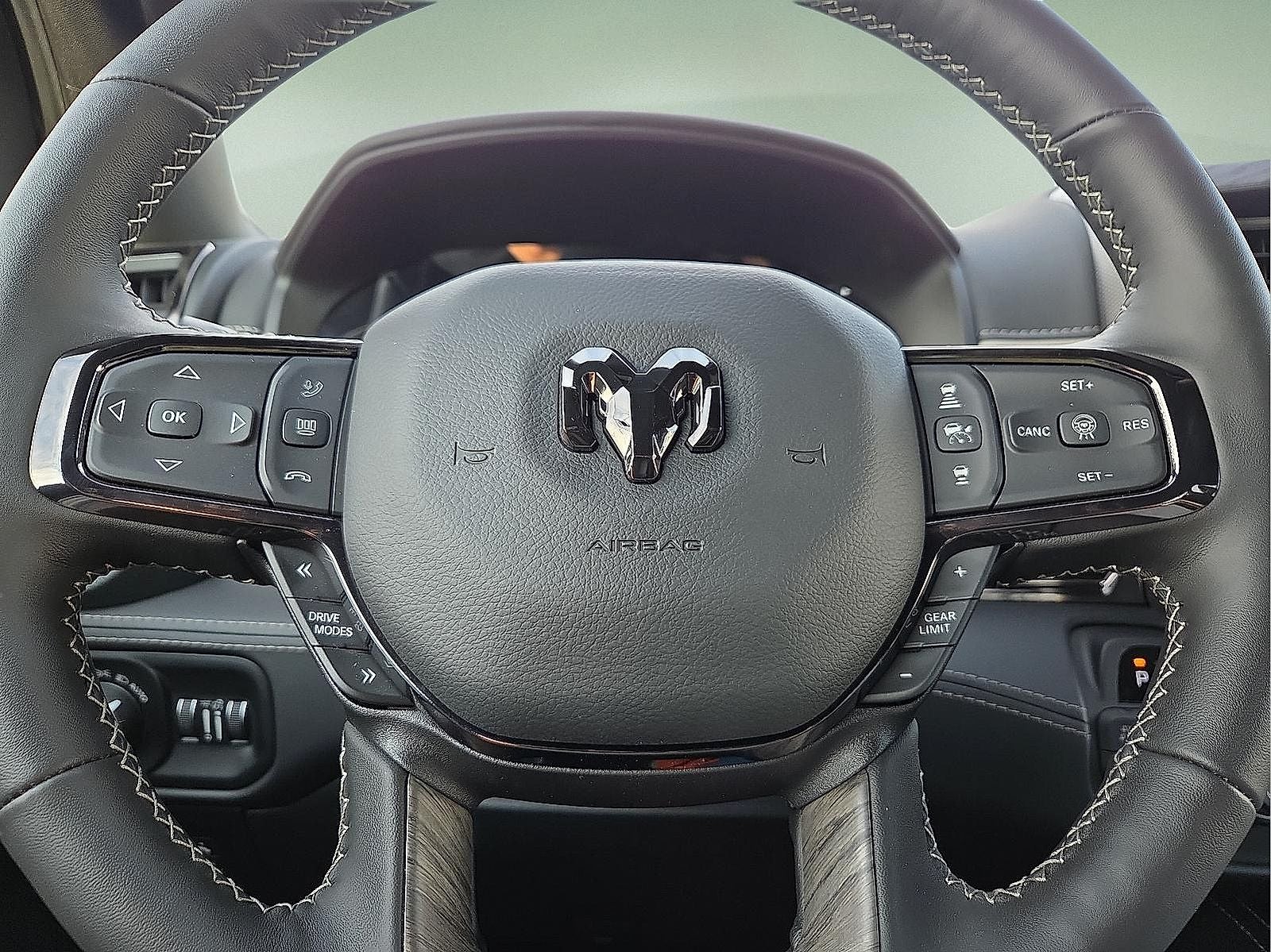 2026 RAM Ram 1500 RAM 1500 LIMITED CREW CAB 4X4 5'7' BOX