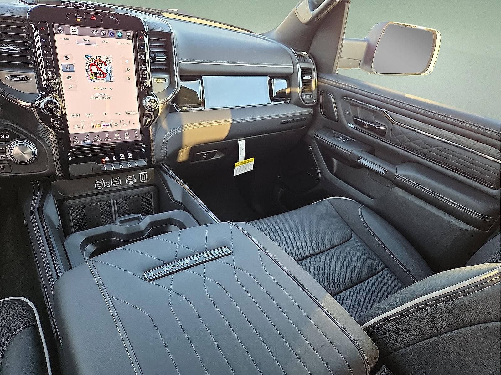 2026 RAM Ram 1500 RAM 1500 LIMITED CREW CAB 4X4 5'7' BOX