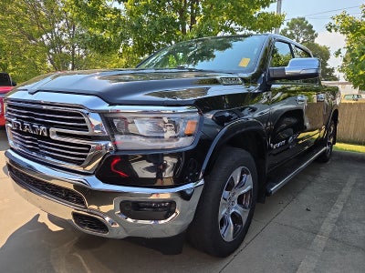 2020 RAM 1500 Laramie Crew Cab 4x4 5'7' Box