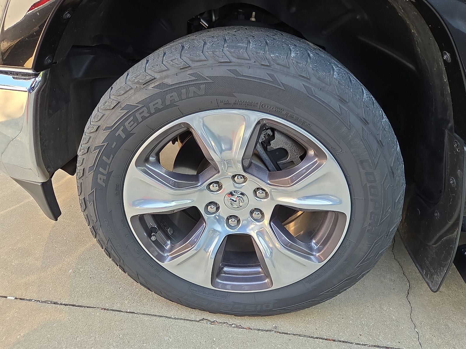 2020 RAM 1500 Laramie Crew Cab 4x4 5'7' Box
