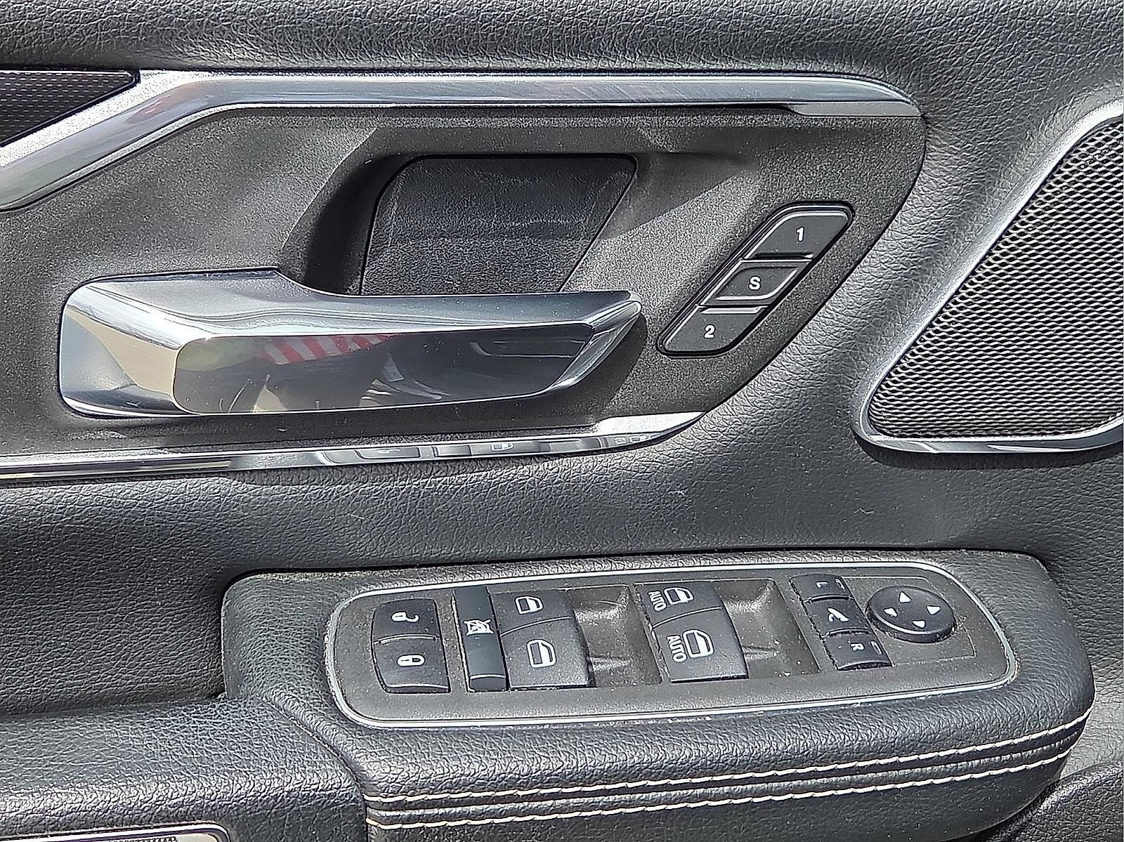 2022 RAM 1500 Laramie Crew Cab 4x4 5'7' Box