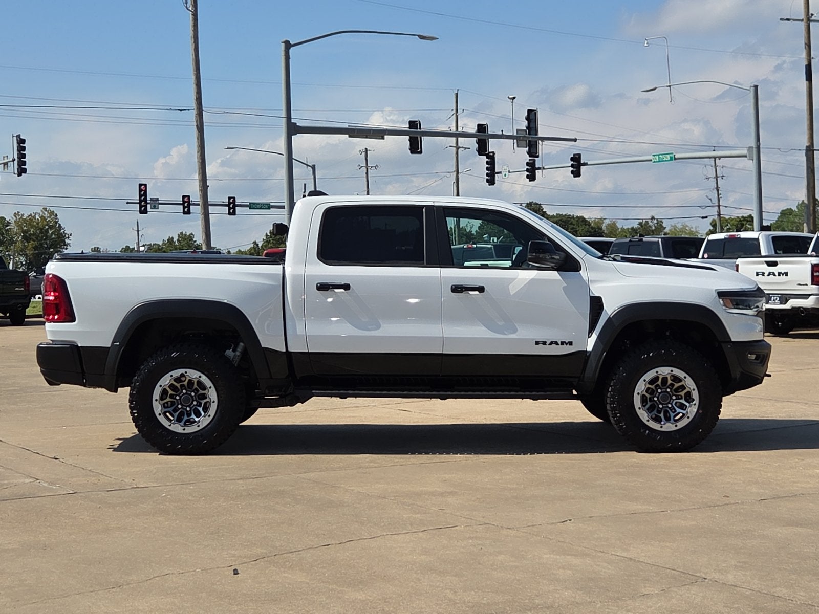 2027 RAM 1500 RAM 1500 RHO CREW CAB 4X4 5'7' BOX