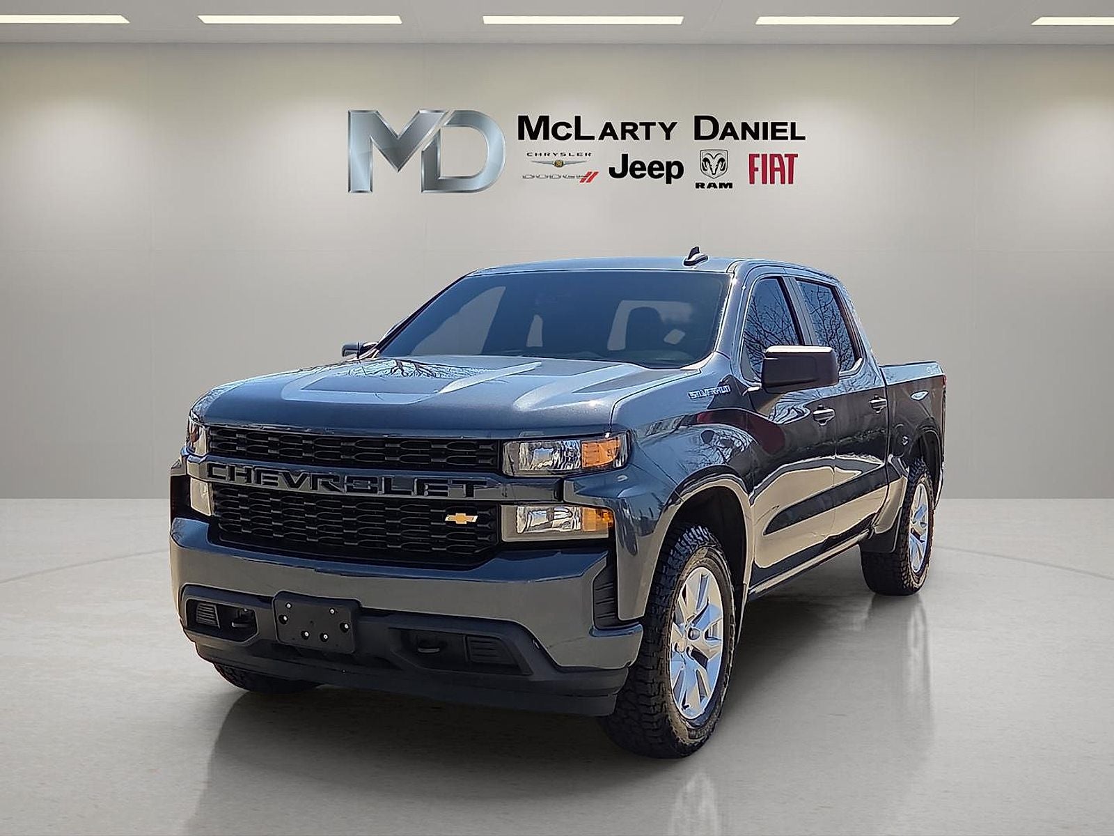 2021 Chevrolet Silverado 1500 4WD Crew Cab Short Bed Custom