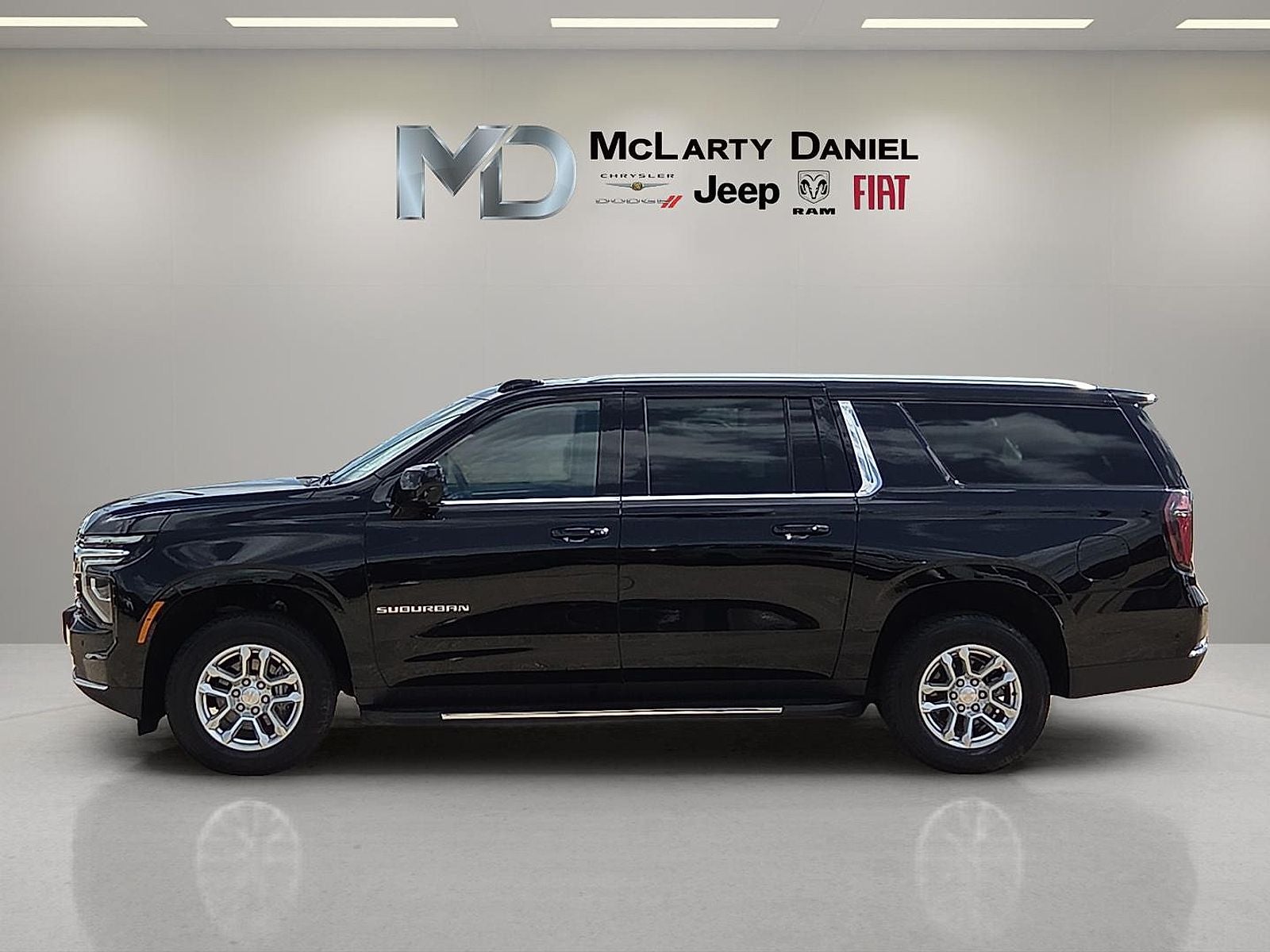 2025 Chevrolet Suburban 2WD LT