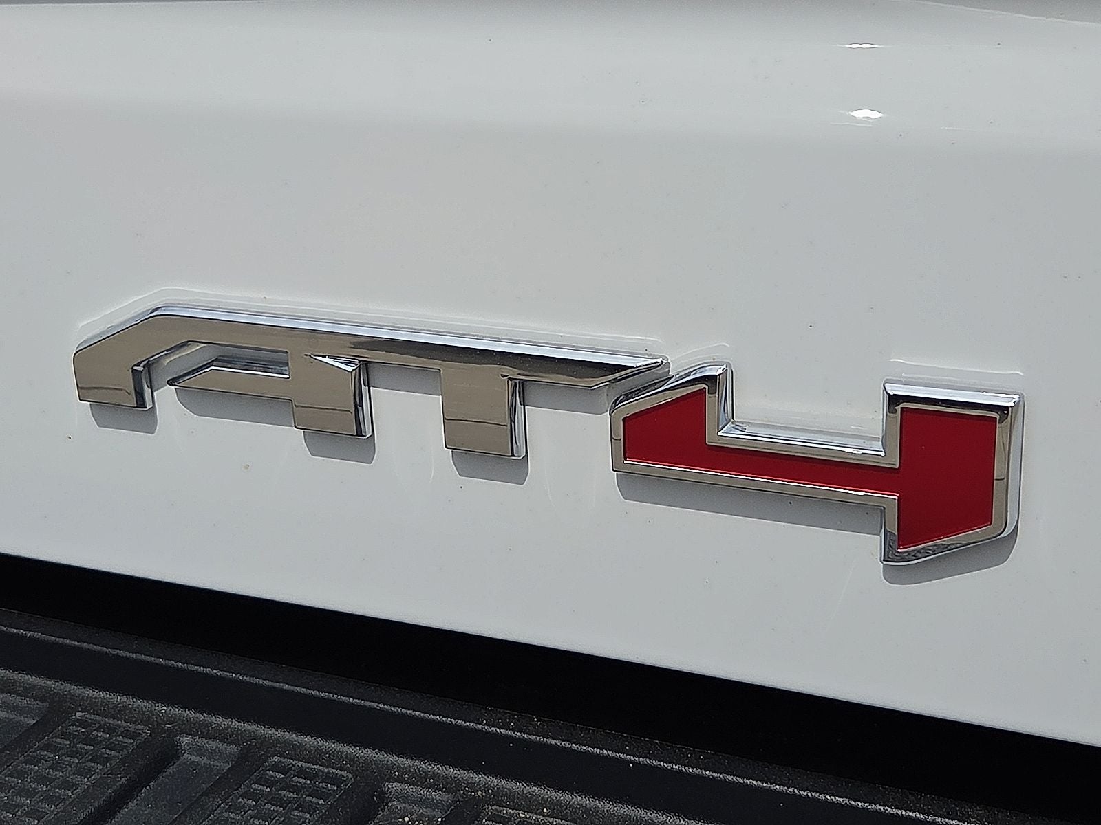 2024 GMC Sierra 1500 4WD Crew Cab Short Box AT4