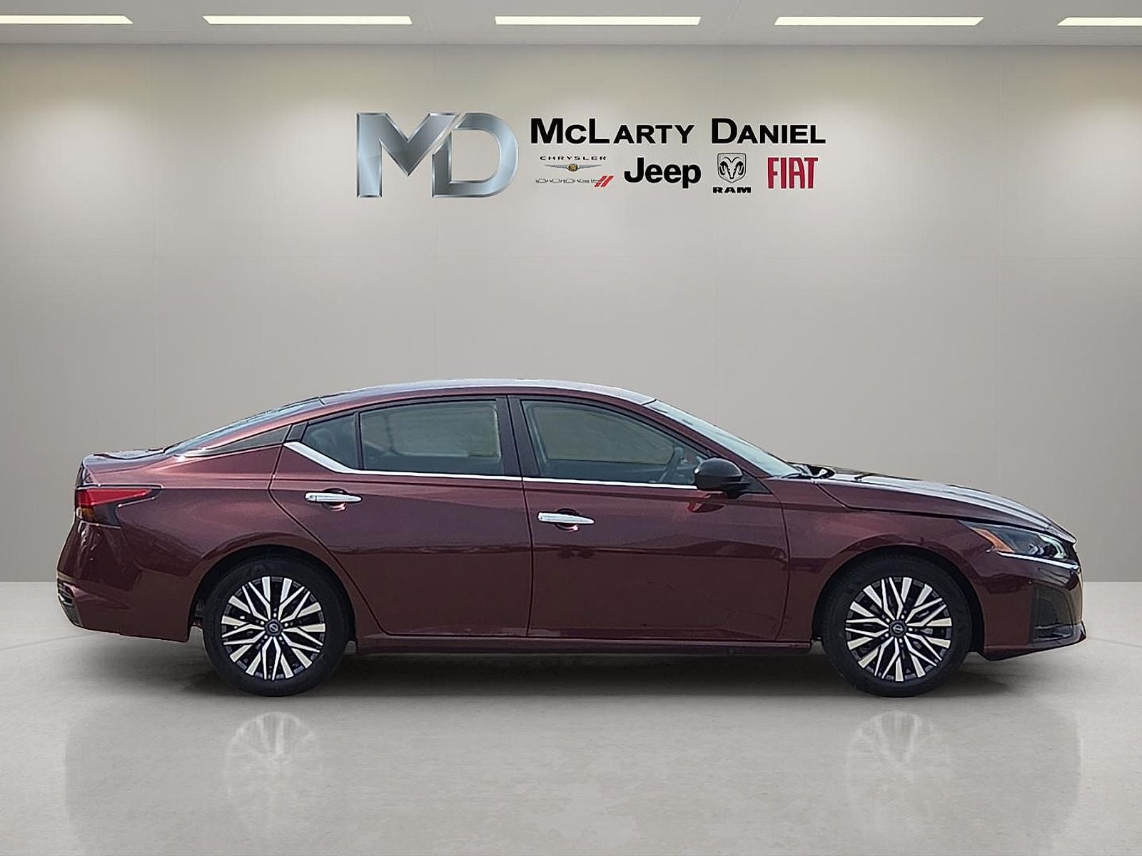 2025 Nissan Altima SV FWD